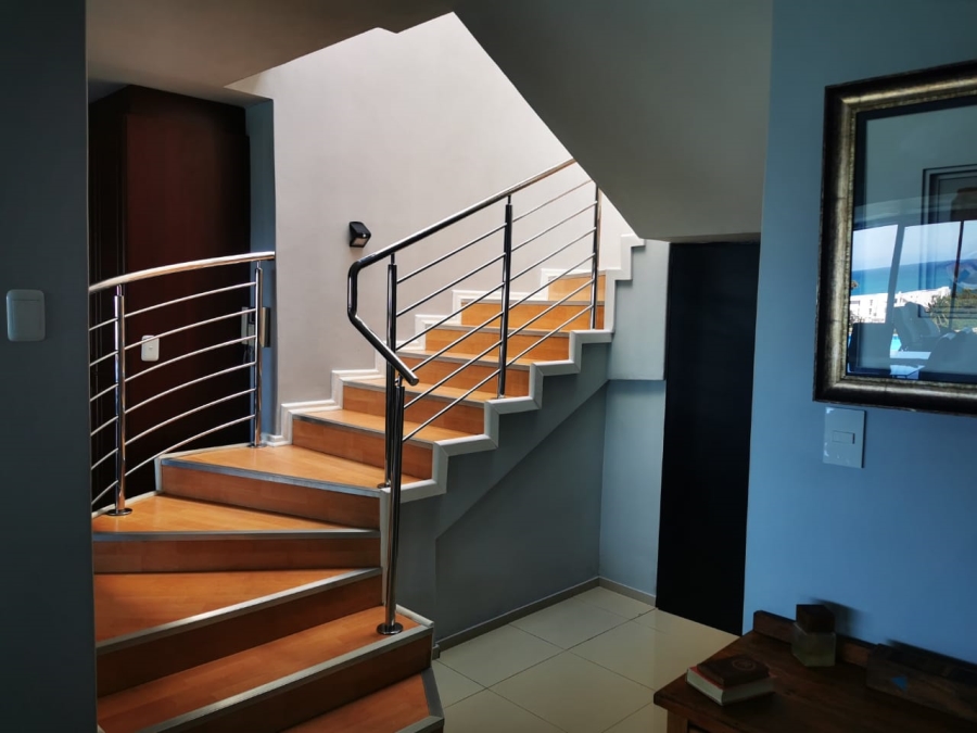 5 Bedroom Property for Sale in Jeffreys Bay Central Eastern Cape